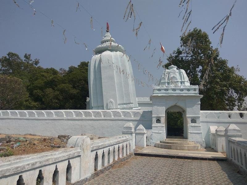 Huma Leaning Temple