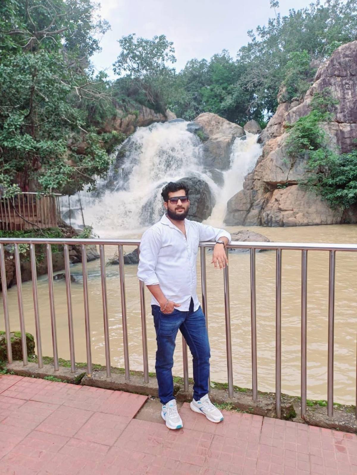 Traveller posing on tour